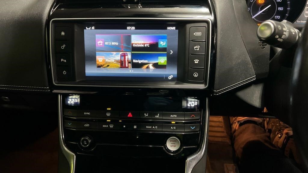 Used Jaguar XE 2015 for sale - 77570339: Photo 16