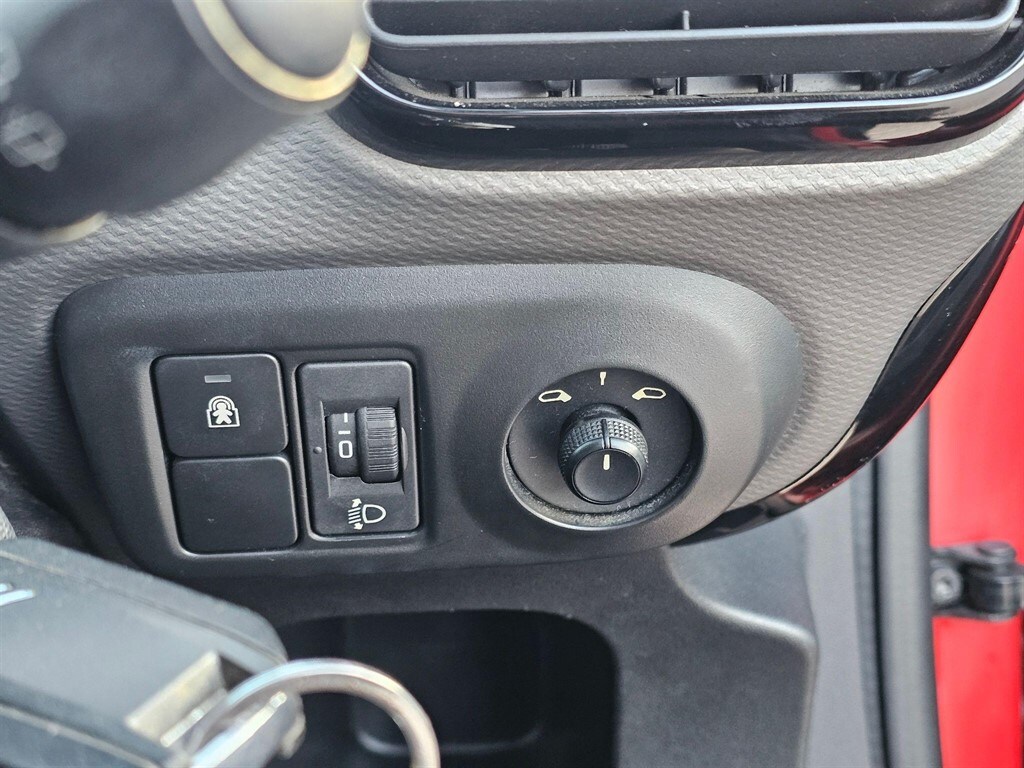 Used Citroen C4 Cactus 2015 for sale - 77570383: Photo 16