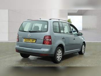 Used Volkswagen Touran 2009 for sale - 78504574: Photo