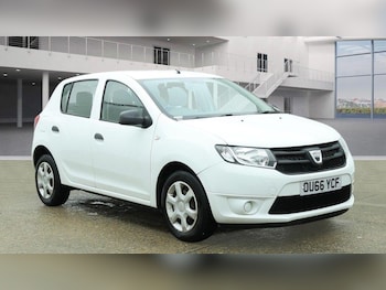 Used Dacia Sandero 2016 for sale - 77704962: Photo