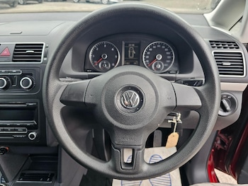 Used Volkswagen Touran 2013 for sale - 78695607: Photo