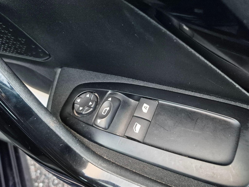 Used Peugeot 208 2019 for sale - 77570372: Photo 19