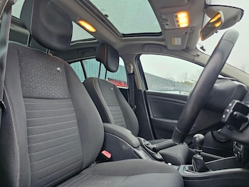 Used Renault Megane 2015 for sale - 77695823: Photo