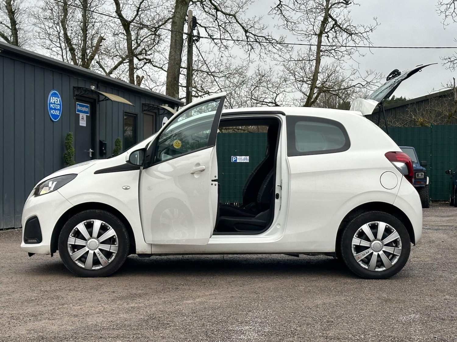 Used Peugeot 108 for sale - 77705152: Photo 15