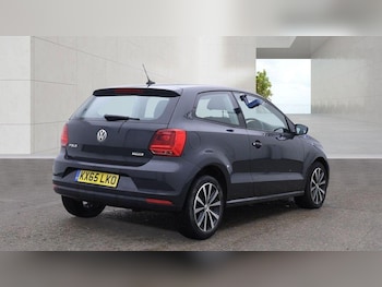 Used Volkswagen Polo 2015 for sale - 79387327: Photo
