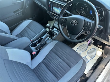 Used Toyota Auris 2017 for sale - 79116215: Photo