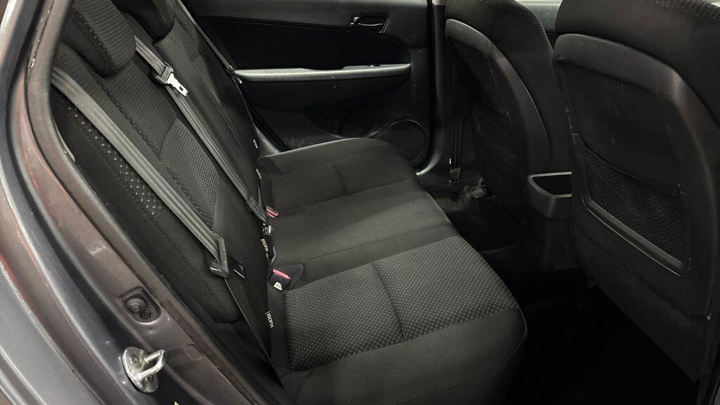 Used Hyundai i30 2011 for sale - 77722869: Photo 8