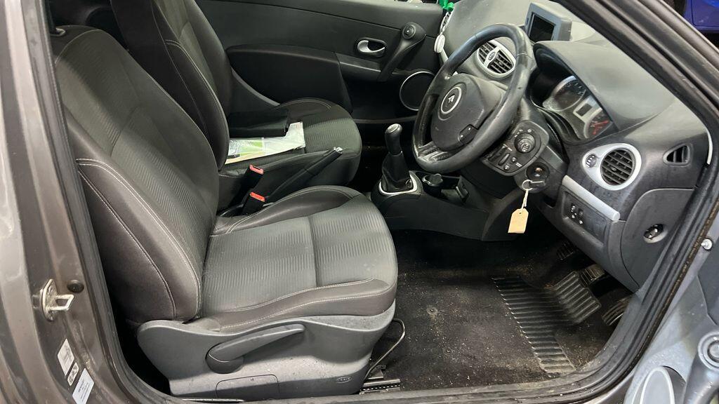 Used Renault Clio 2011 for sale - 77793556: Photo 12