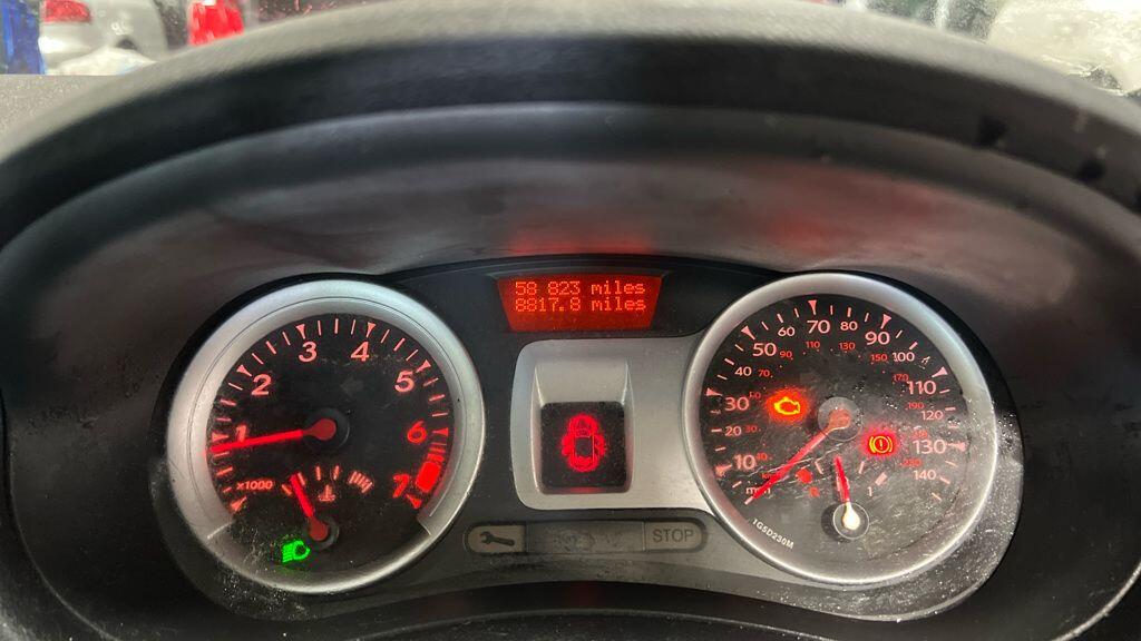 Used Renault Clio 2011 for sale - 77793556: Photo 14