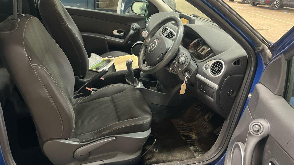 Used Renault Clio for sale - 77737510: Photo 9