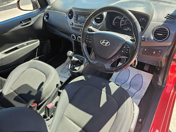 Used Hyundai i10 2018 for sale - 78752882: Photo
