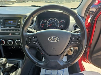 Used Hyundai i10 2018 for sale - 78752882: Photo