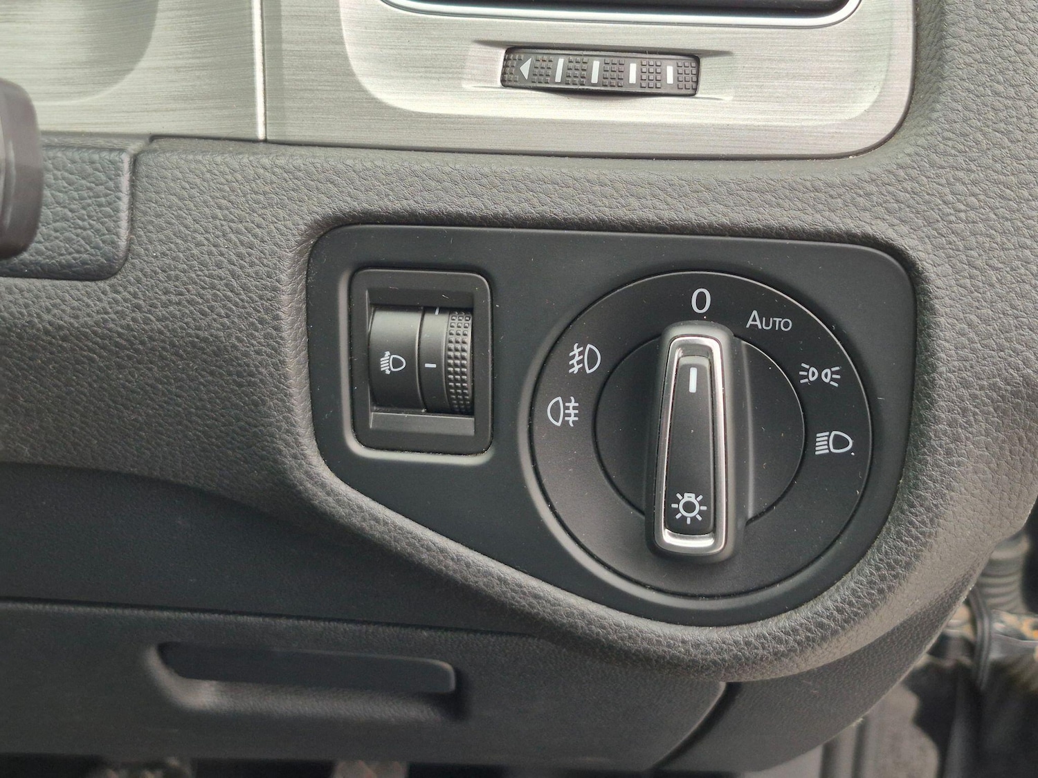 Used Volkswagen Golf 2017 for sale - 77798985: Photo 21