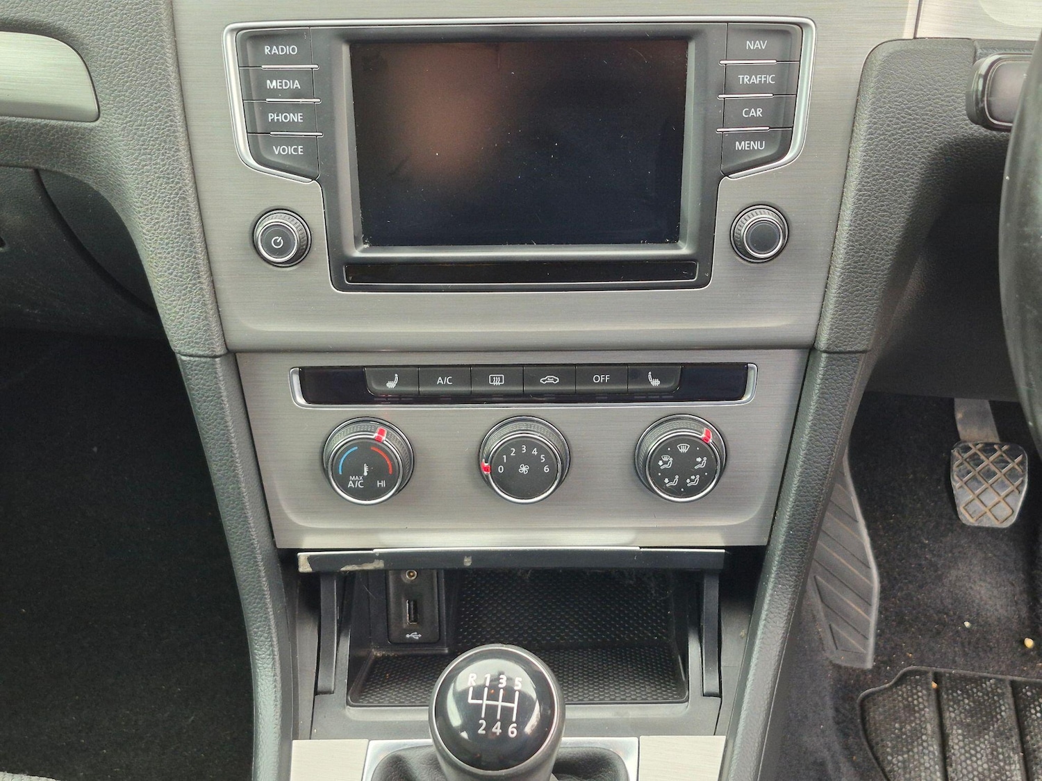 Used Volkswagen Golf 2017 for sale - 77798985: Photo 29