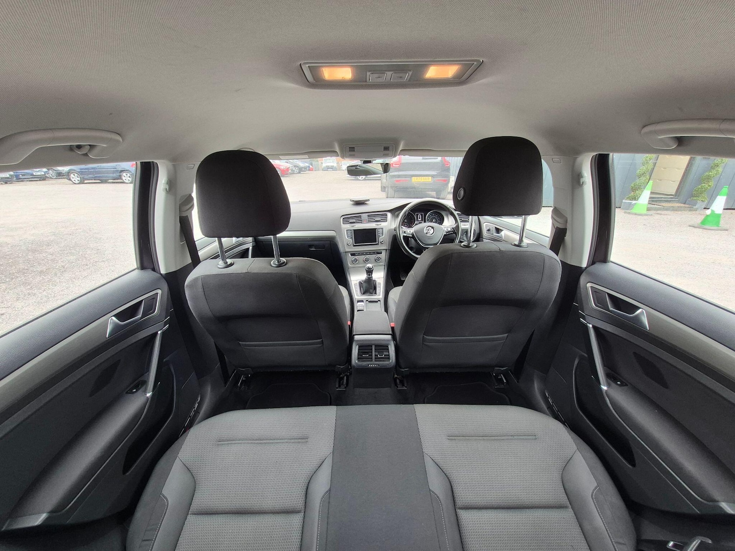 Used Volkswagen Golf 2017 for sale - 77798985: Photo 37