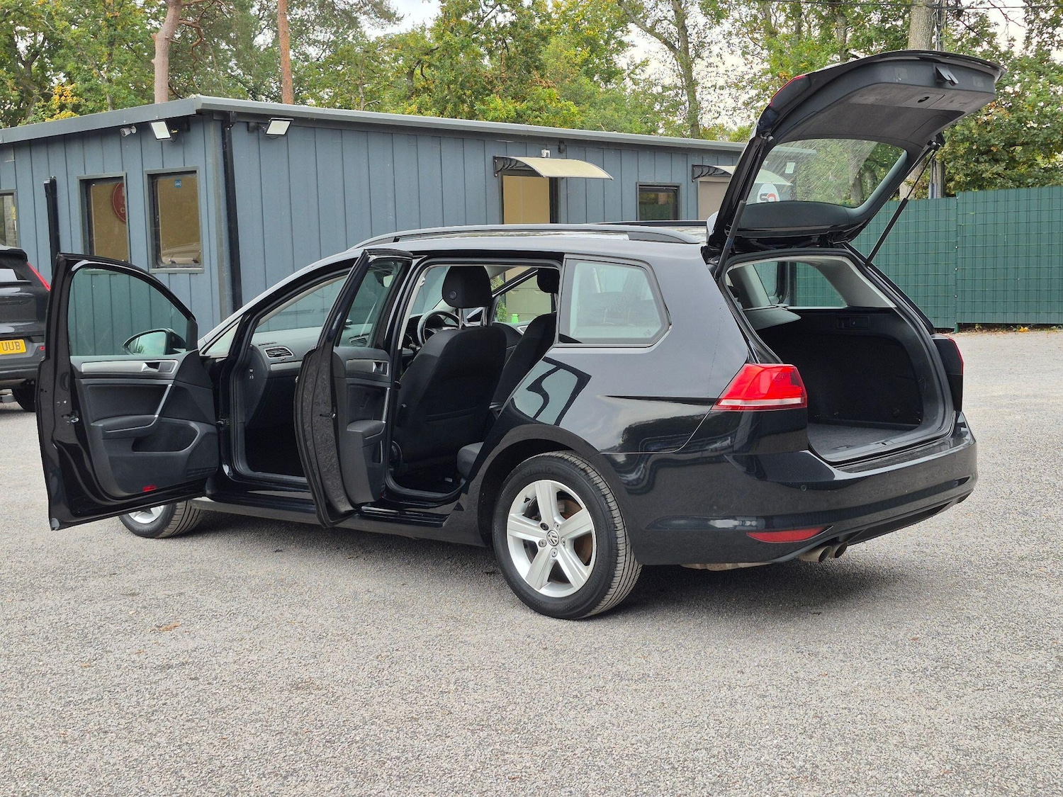 Used Volkswagen Golf 2017 for sale - 77798985: Photo 44
