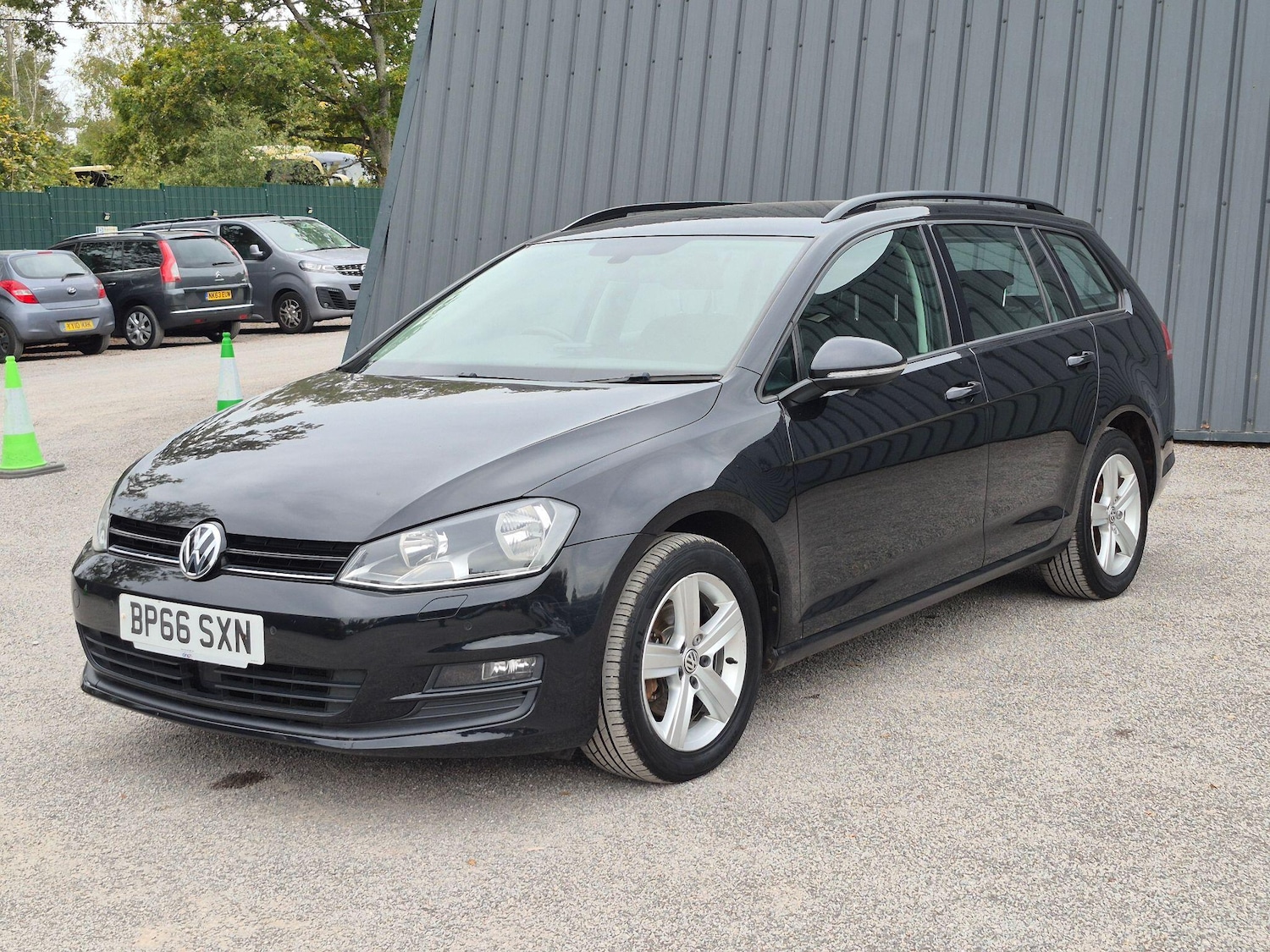 Used Volkswagen Golf 2017 for sale - 77798985: Photo 5