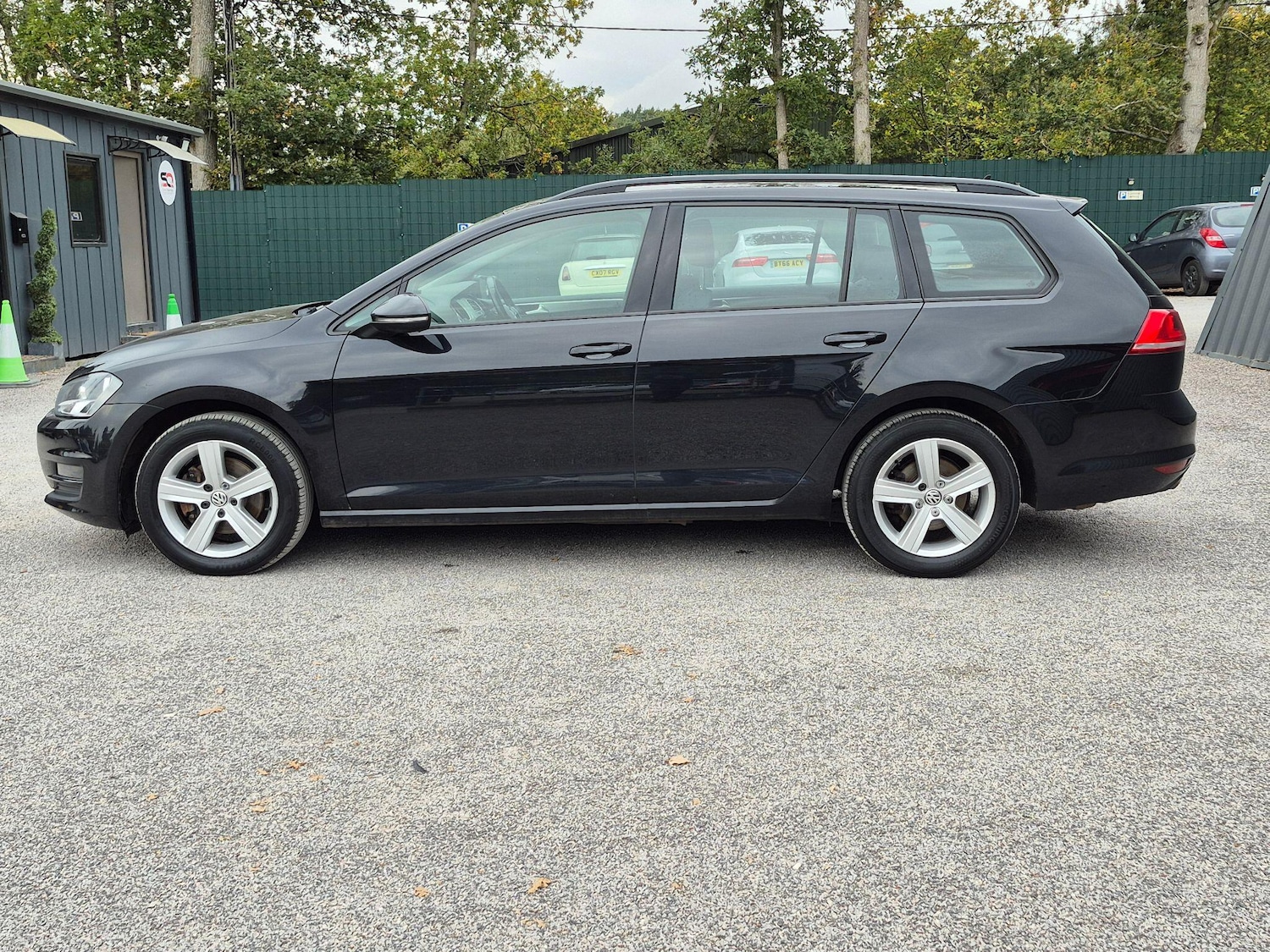 Used Volkswagen Golf 2017 for sale - 77798985: Photo 6