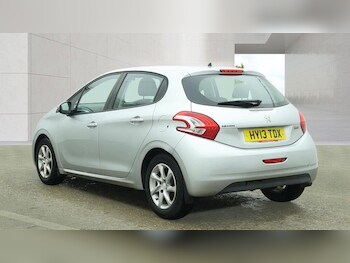 Used Peugeot 208 2013 for sale - 78417199: Photo