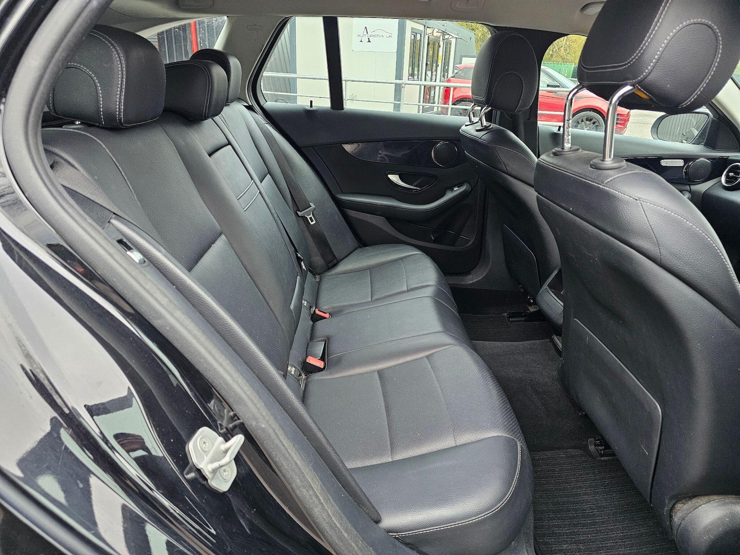 Used Mercedes-Benz C Class 2015 for sale - 77883359: Photo 28