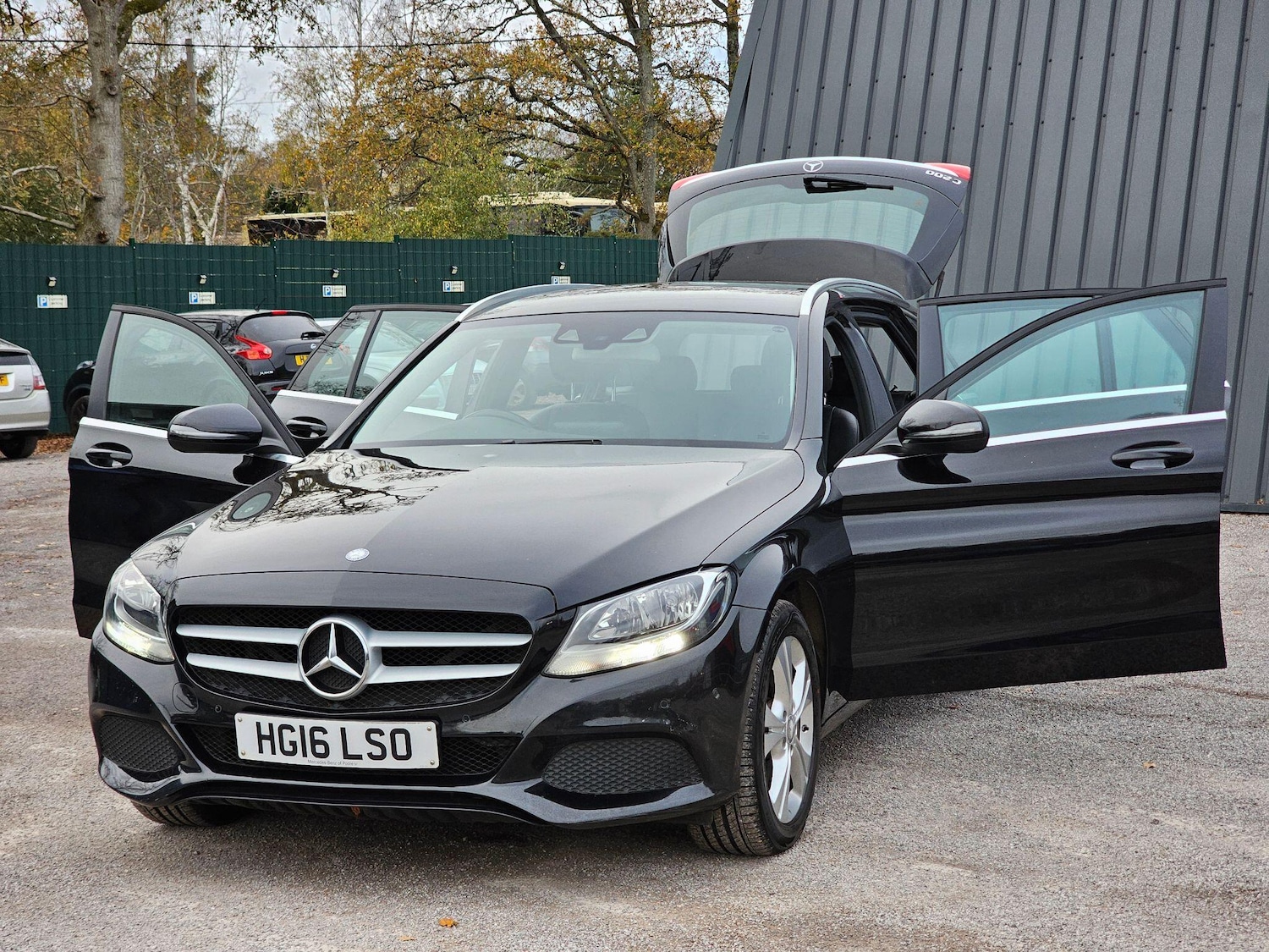 Used Mercedes-Benz C Class 2015 for sale - 77883359: Photo 38