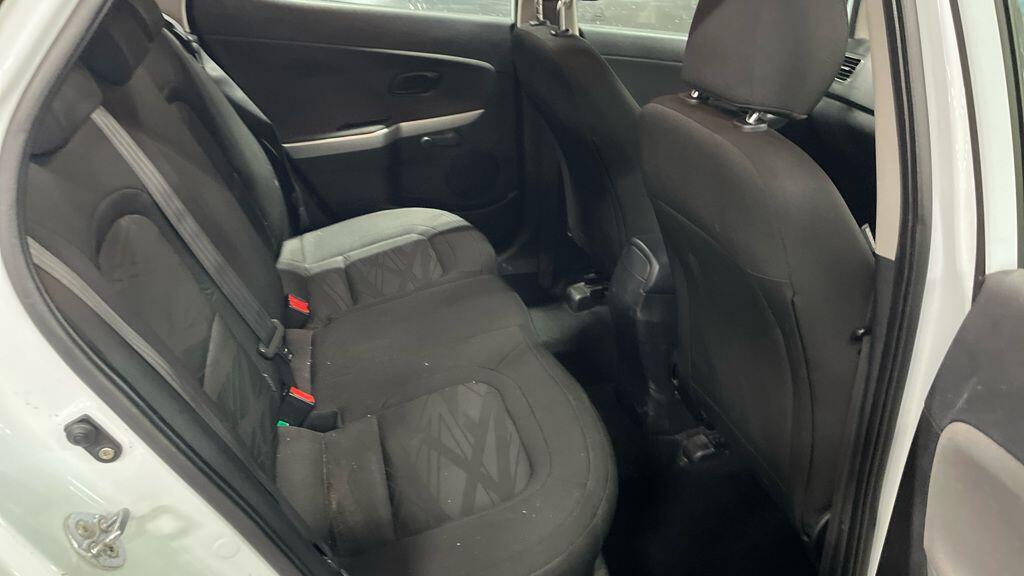 Used Kia Ceed 2012 for sale - 77737350: Photo 8