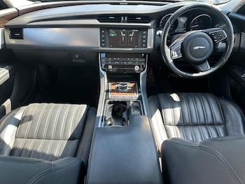 Used Jaguar XF 2017 for sale - 79621759: Photo