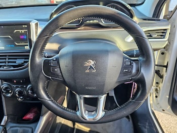 Used Peugeot 2008 2014 for sale - 78527906: Photo