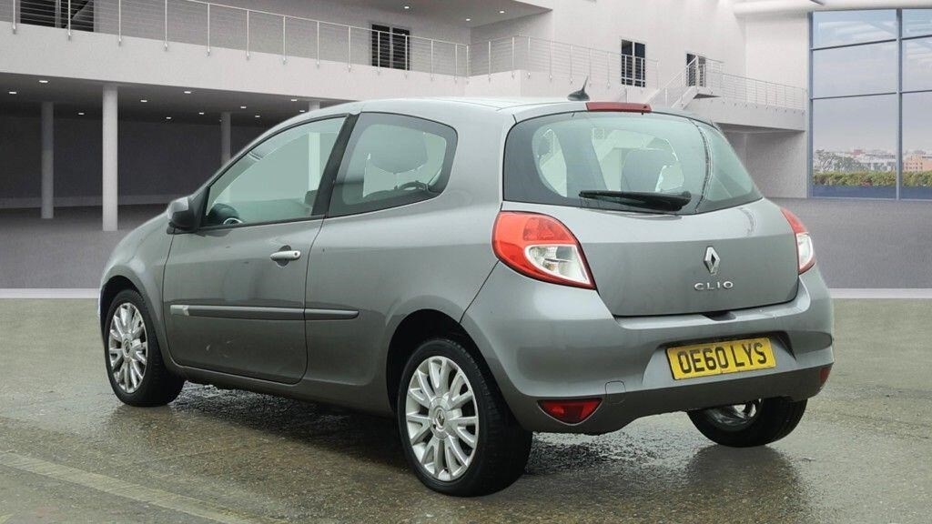 Used Renault Clio 2011 for sale - 77570348: Photo 4