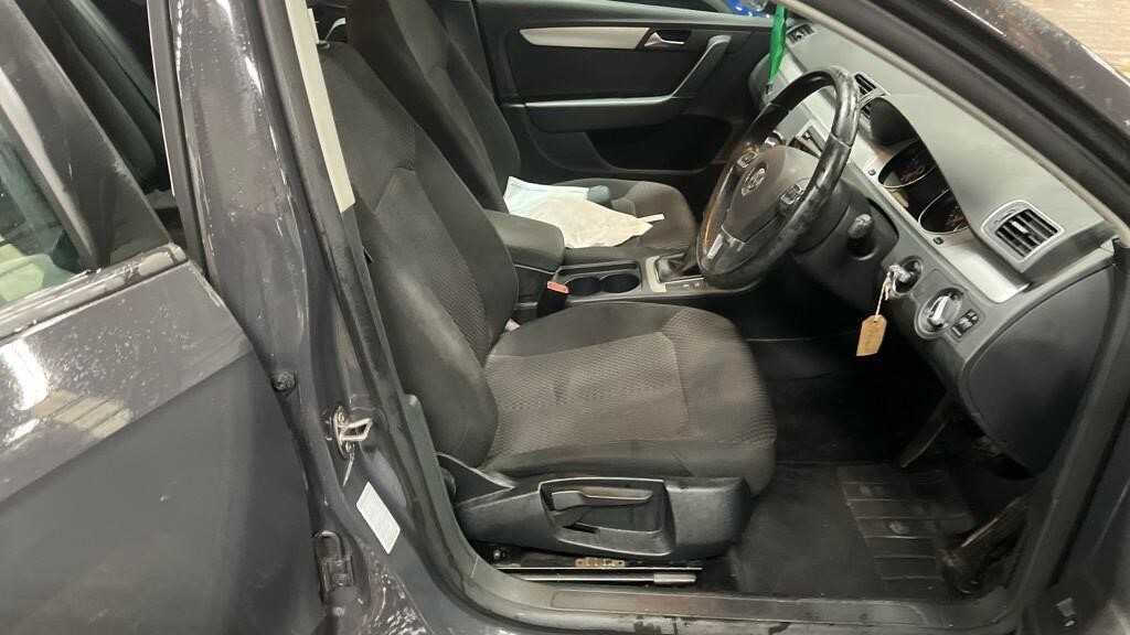 Used Volkswagen Passat 2011 for sale - 77570365: Photo 10