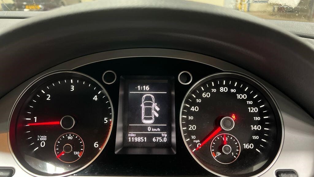 Used Volkswagen Passat 2011 for sale - 77570365: Photo 16