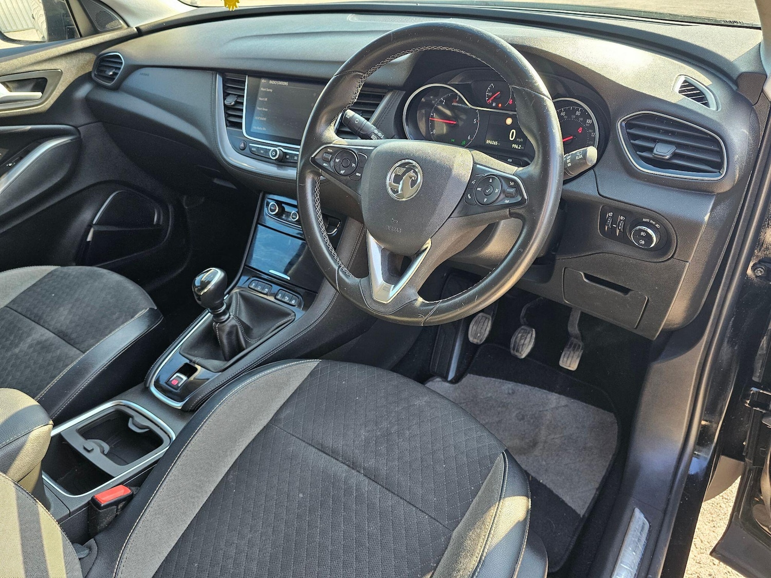 Used Vauxhall Grandland X 2018 for sale - 77978068: Photo 2