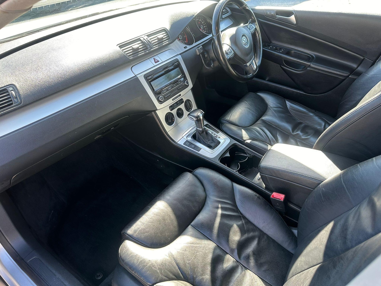 Used Volkswagen Passat 2010 for sale - 78185090: Photo 33