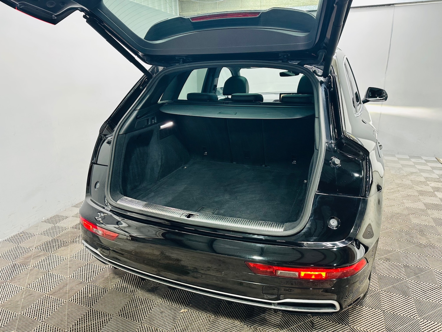 Used Audi Q5 2018 for sale - 77104719: Photo 29