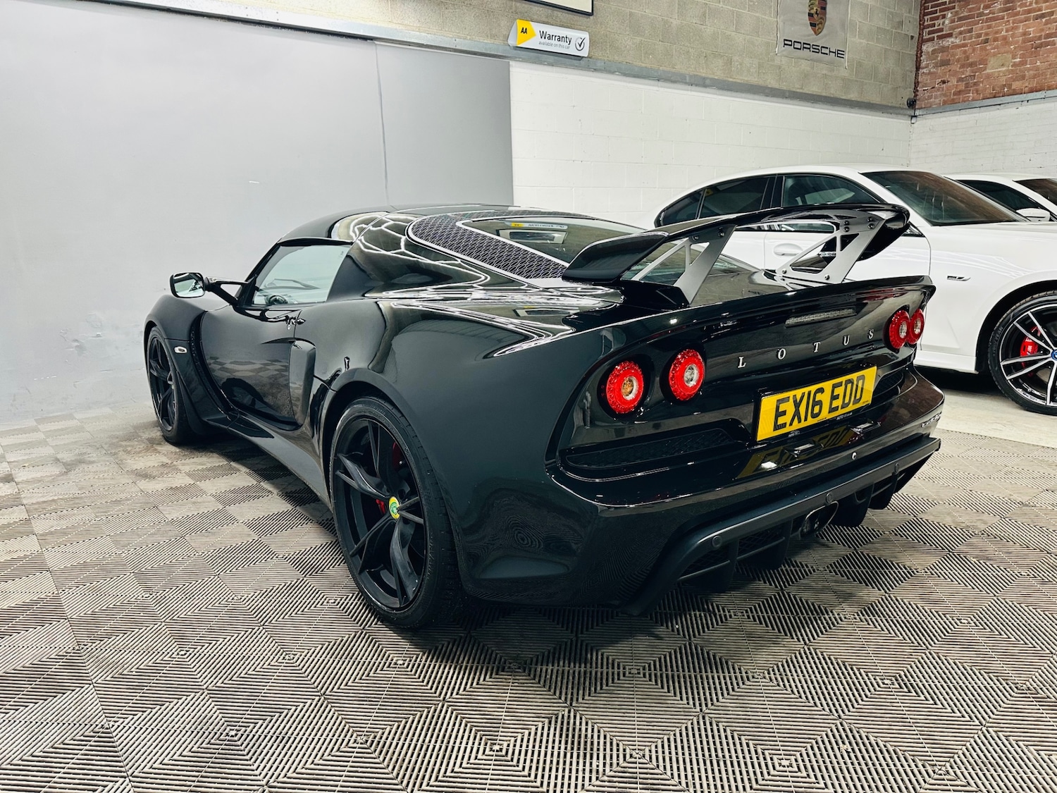 Used Lotus Exige 2016 for sale - 76735849: Photo 25