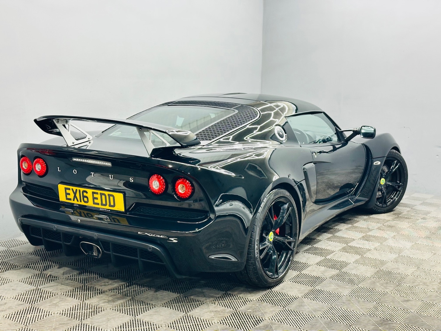 Used Lotus Exige 2016 for sale - 76735849: Photo 9