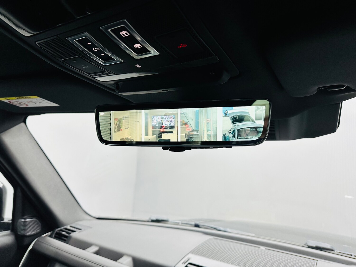 Used Land Rover Defender 2022 for sale - 77350597: Photo 11