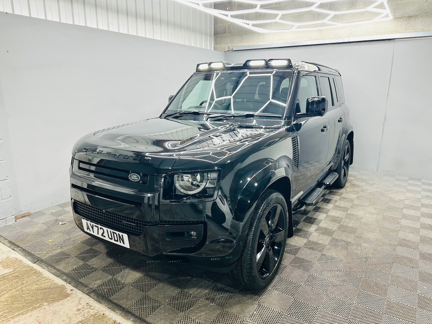 Used Land Rover Defender 2022 for sale - 77350597: Photo 4