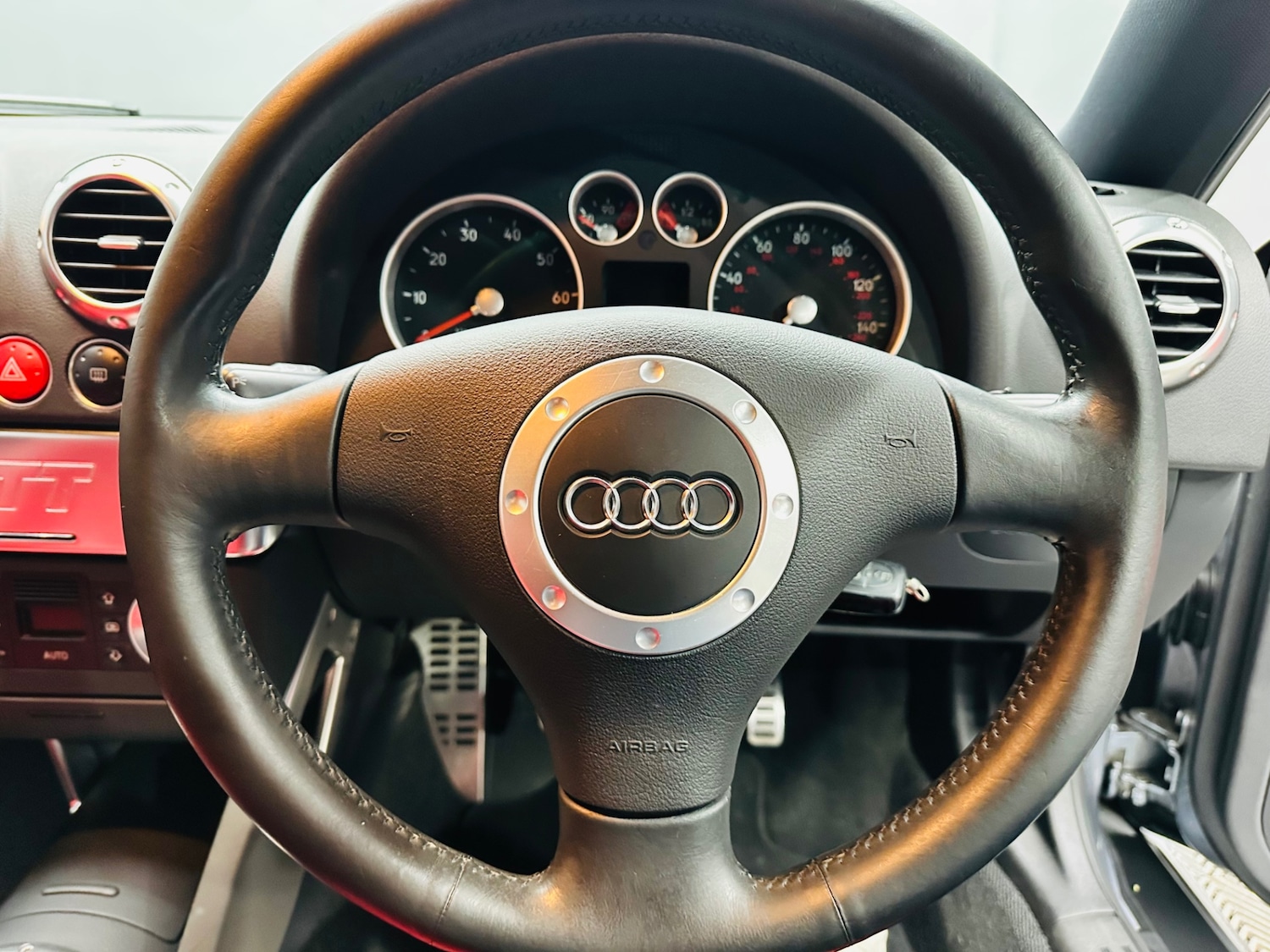 Used Audi TT 2004 for sale - 77358283: Photo 16