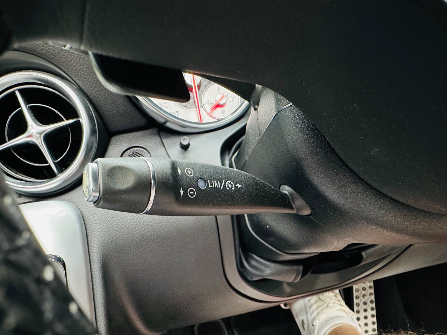 Used Mercedes-Benz SLK 2015 for sale - 76058217: Photo 12