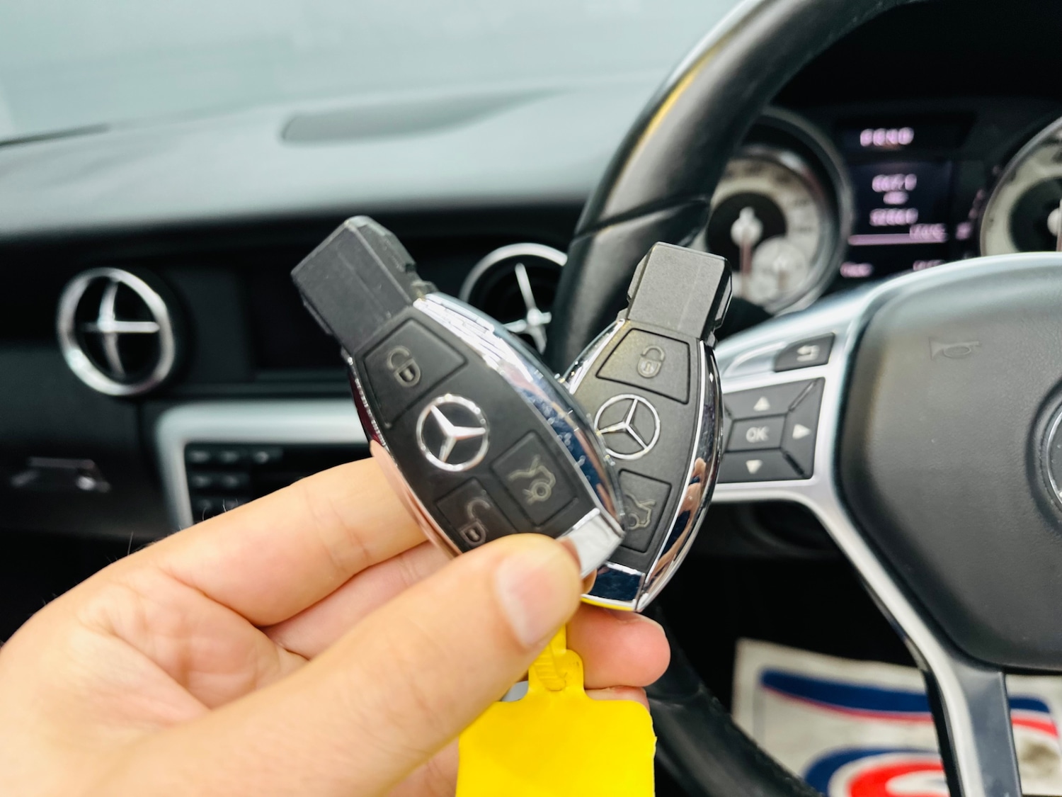 Used Mercedes-Benz SLK 2015 for sale - 76058217: Photo 18