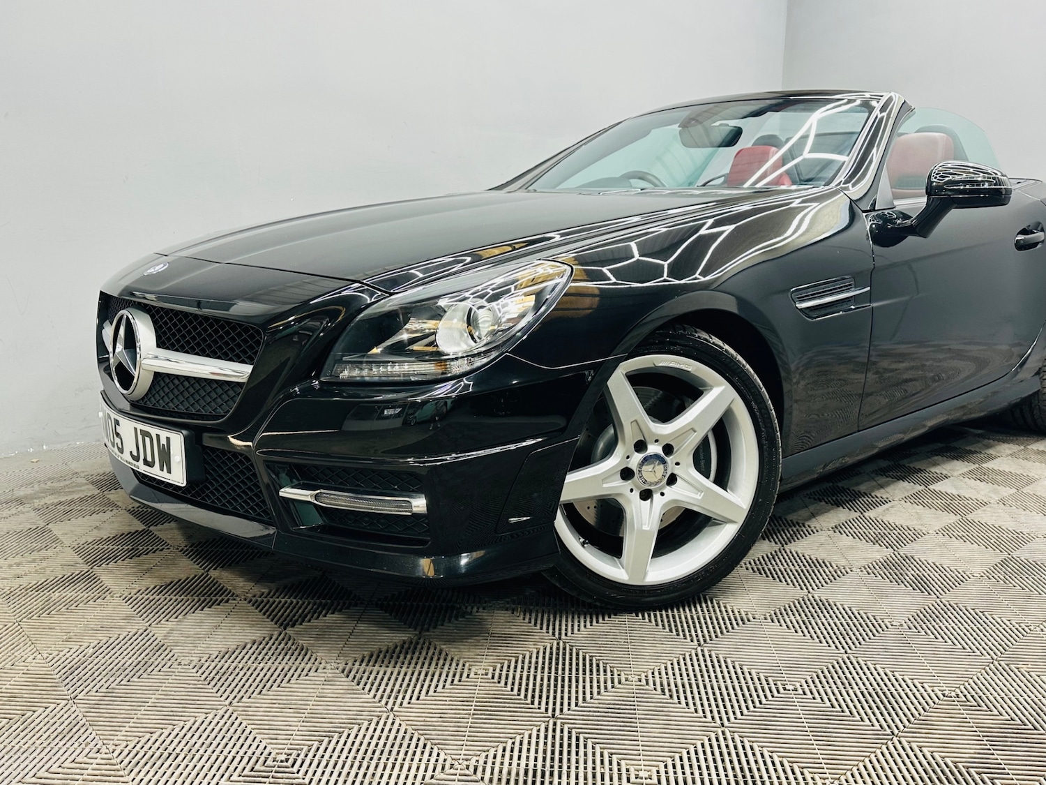 Used Mercedes-Benz SLK 2015 for sale - 76058217: Photo 2