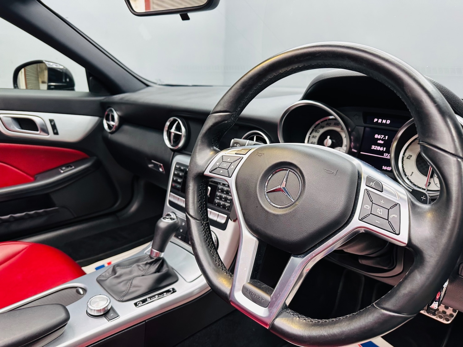 Used Mercedes-Benz SLK 2015 for sale - 76058217: Photo 20