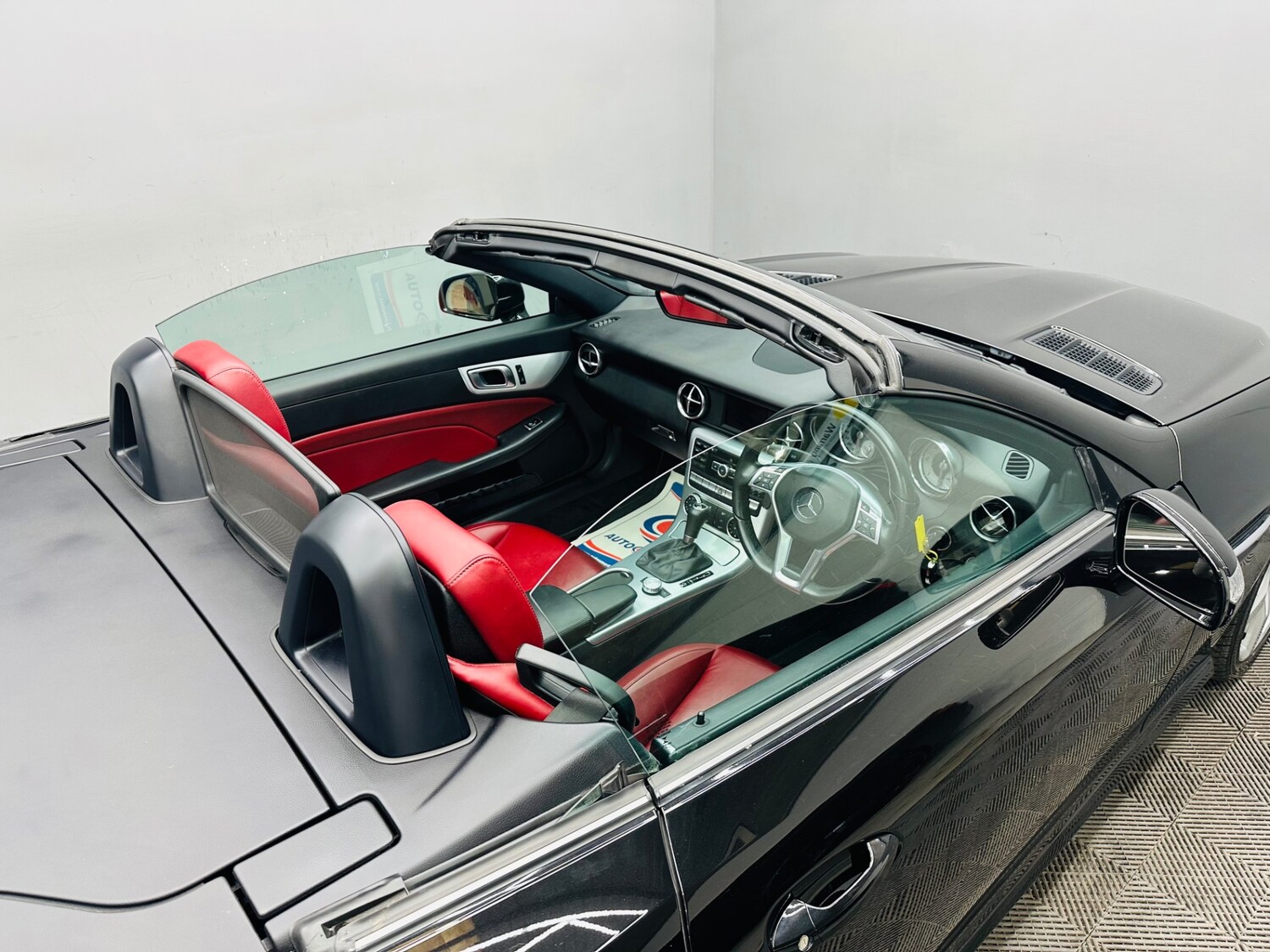 Used Mercedes-Benz SLK 2015 for sale - 76058217: Photo 24