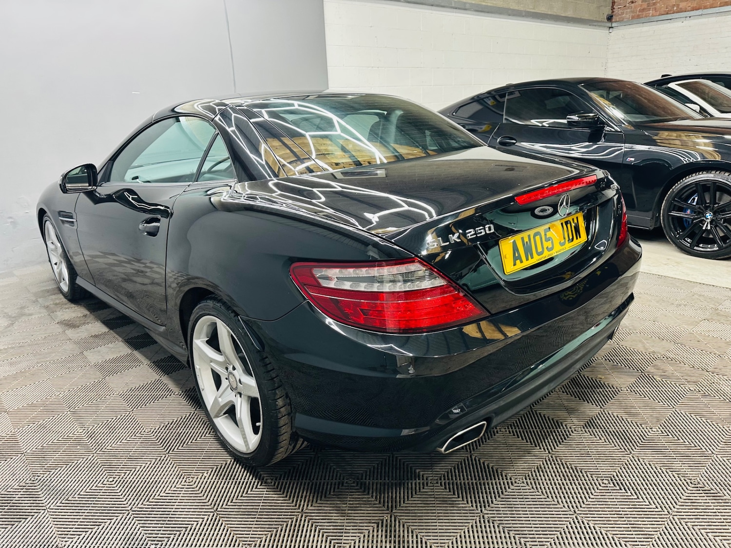 Used Mercedes-Benz SLK 2015 for sale - 76058217: Photo 32