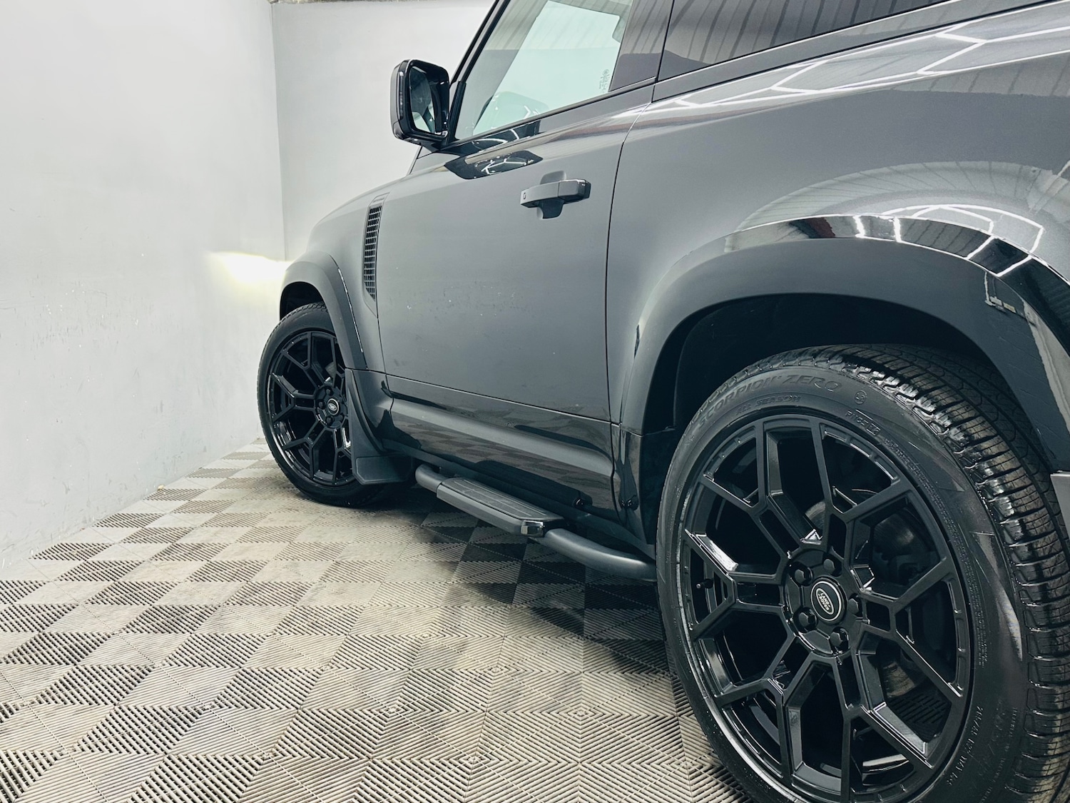 Used Land Rover Defender 2023 for sale - 76058264: Photo 11