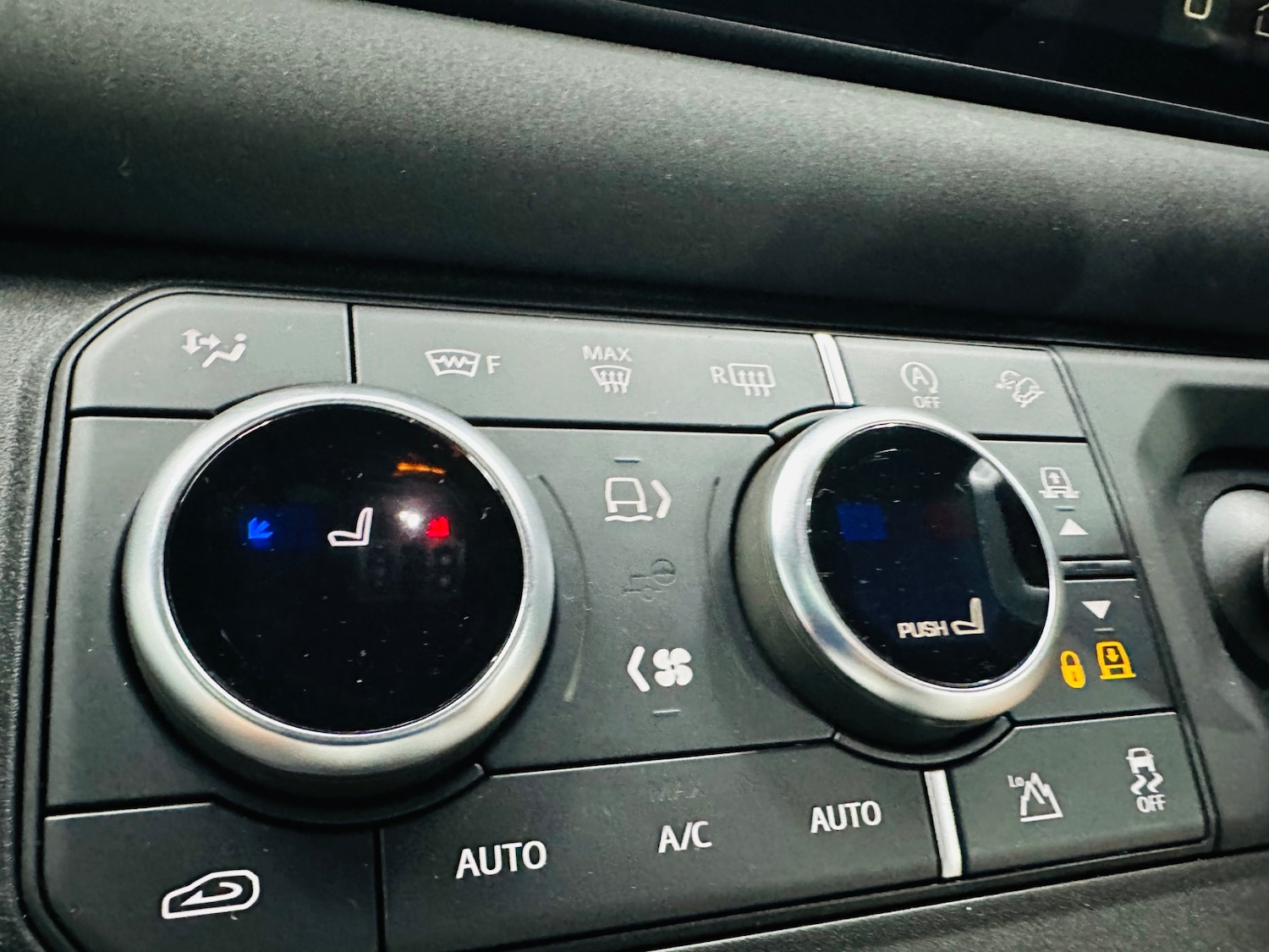 Used Land Rover Defender 2023 for sale - 76058264: Photo 18