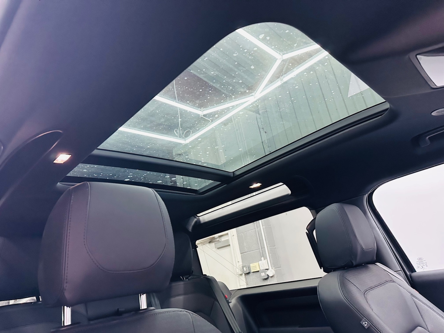 Used Land Rover Defender 2023 for sale - 76058264: Photo 28