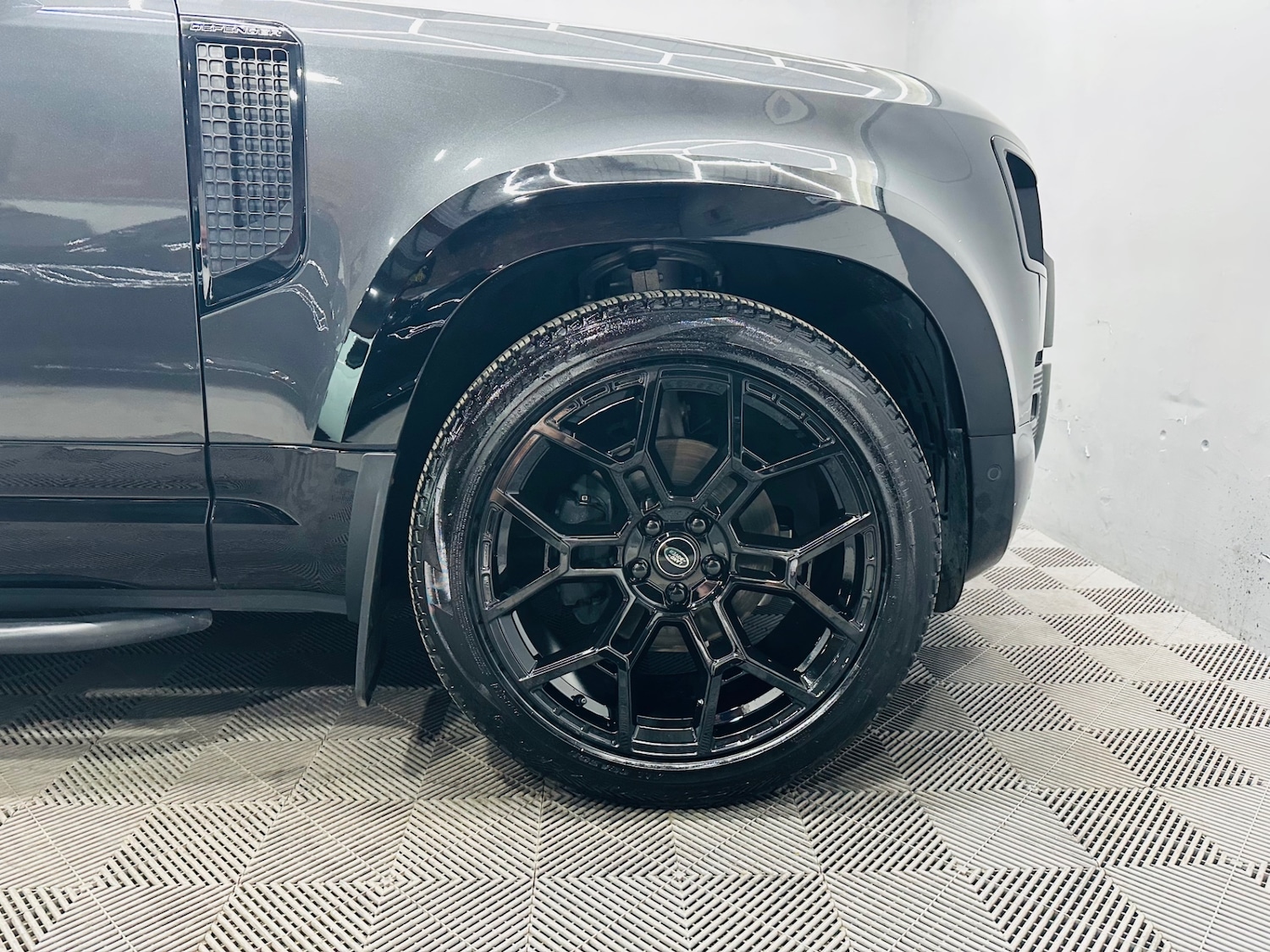 Used Land Rover Defender 2023 for sale - 76058264: Photo 33