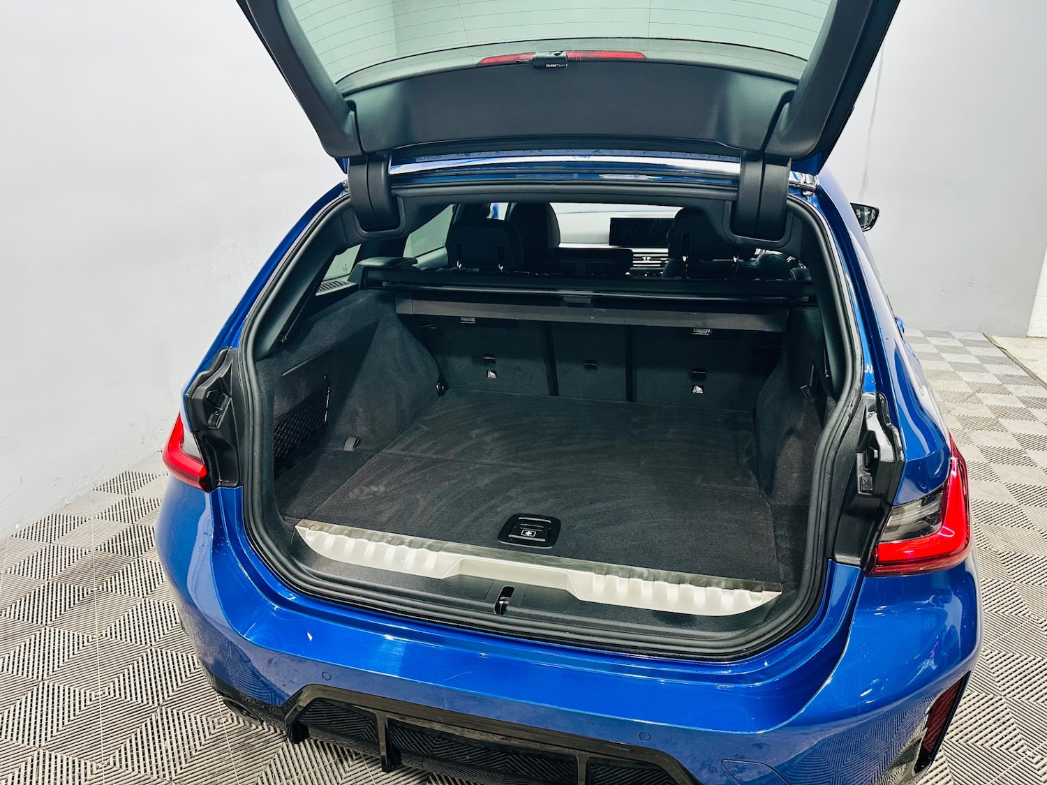 Used BMW 3 Series 2022 for sale - 77452973: Photo 23